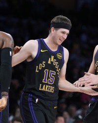 华体会体育-湖记：东詹里+斯玛特同场时湖人净效率+14.2 但仅同场过19场