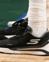 中流砥柱！兰德尔穿着斯凯奇Press，得到29分8篮板6助攻